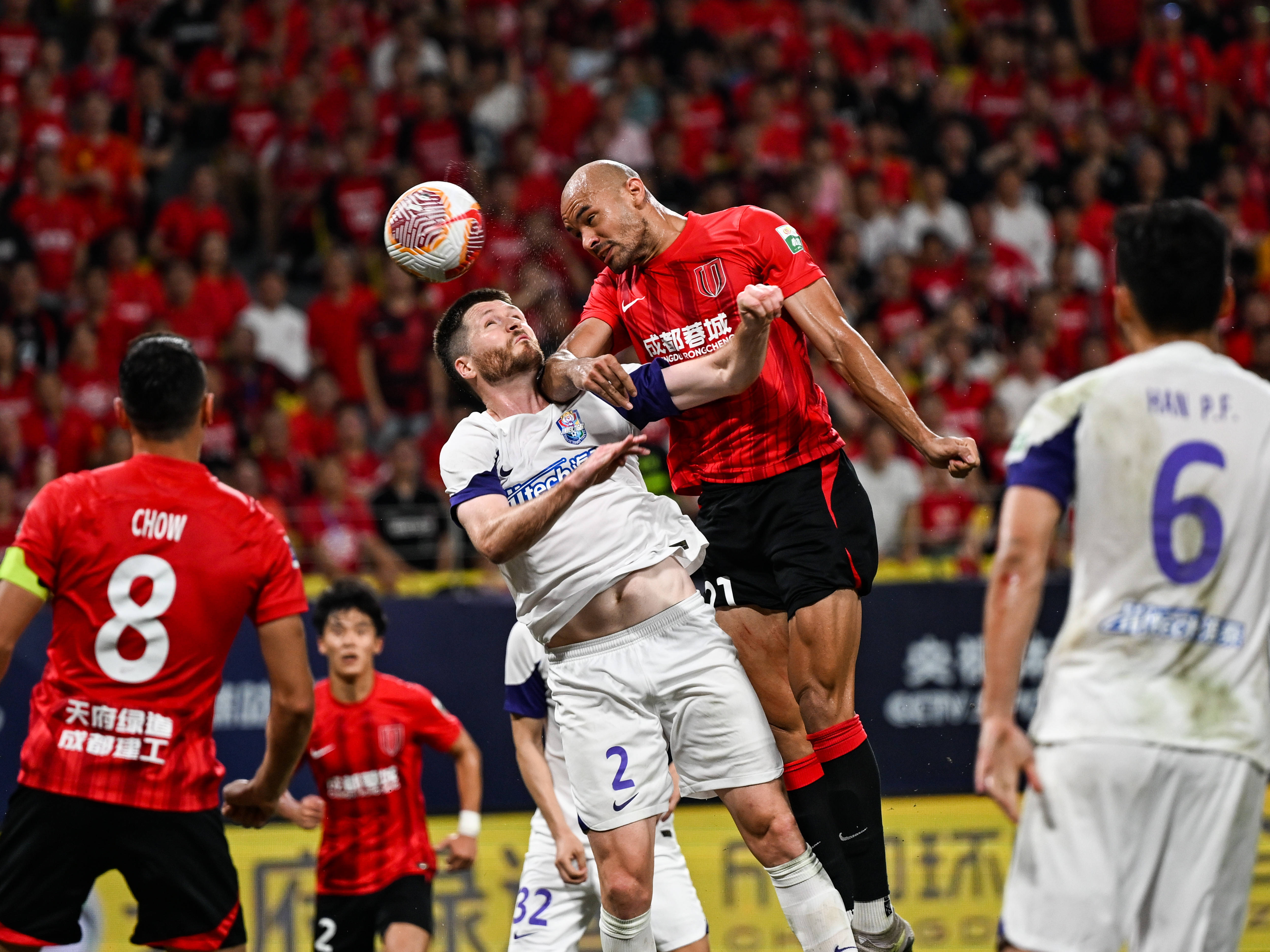 国内足球俱乐部在比赛中取得连胜