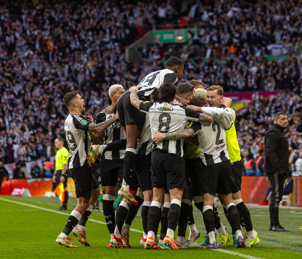 英格兰队员表现火热，连战连胜晋级下阶段的简单介绍