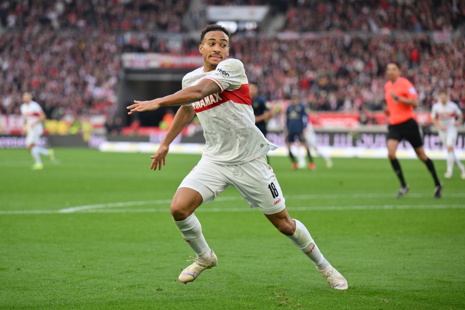 斯图加特主场绝杀获胜，德甲排名再次攀升