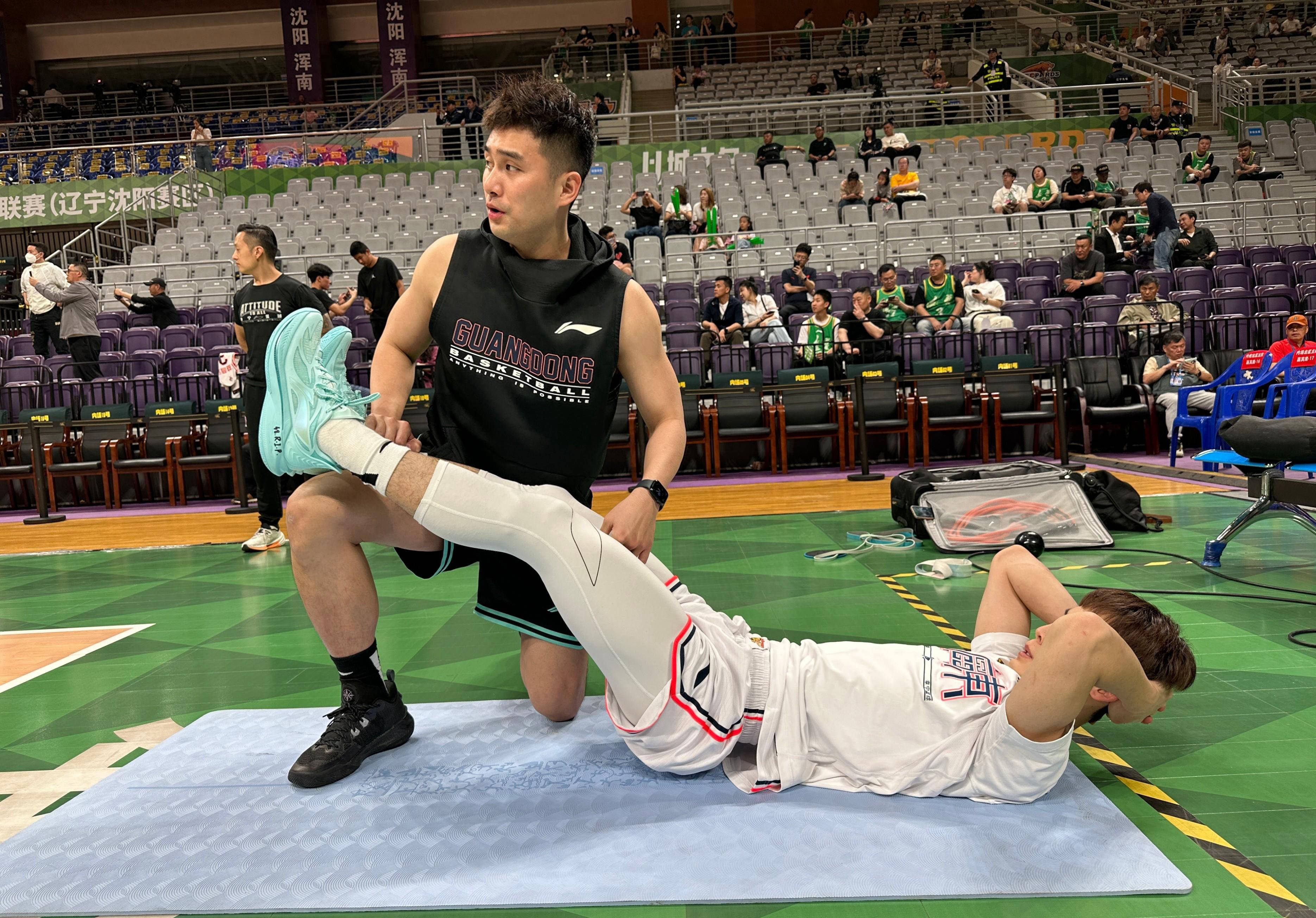 球员们疯狂备战，为了迎接激烈的比赛