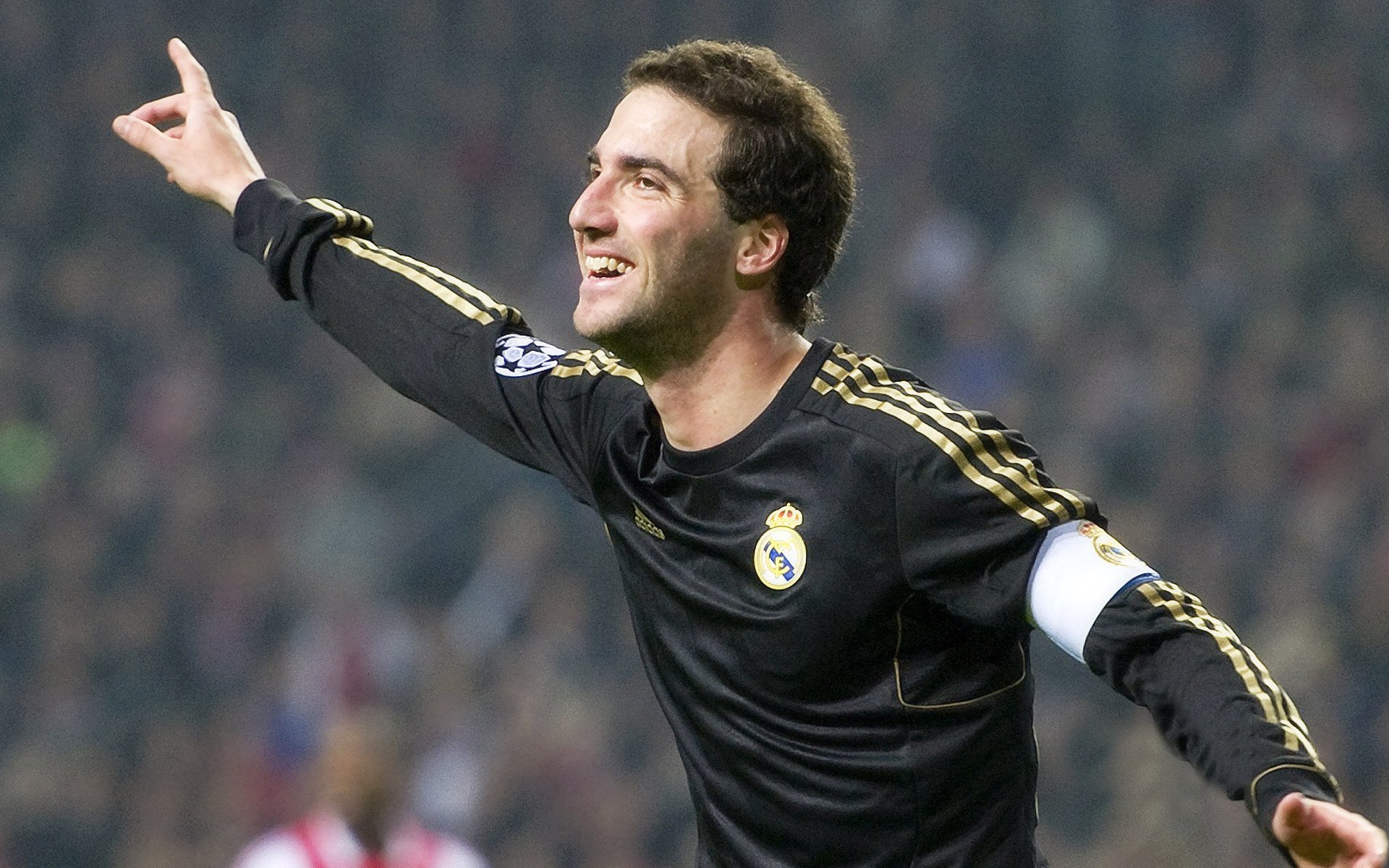 开云体育登录-中场艺术家如何导演年度焦点之战，佩德里的掌控力解码