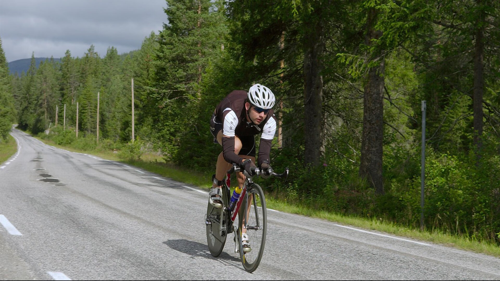 跨越现实的荣耀,虚构之战中高诗岩如何统治全场