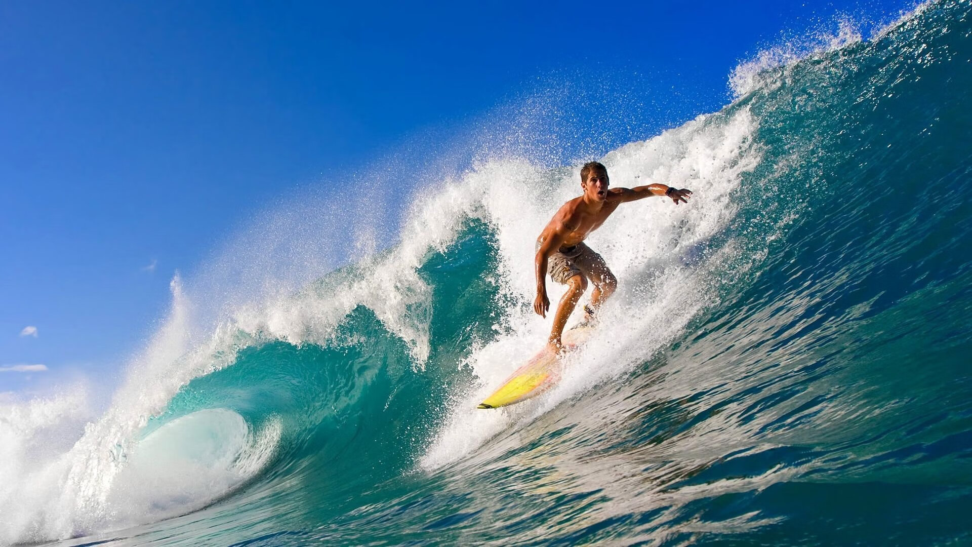 拉塞尔封神!红牛二队技术革命彻底碾压雷诺,一场属于小车队的颠覆之战